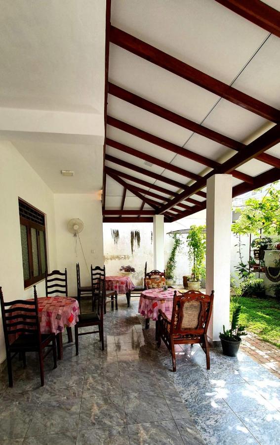 Guesthouse Kind And Love Hikkaduwa Exterior foto